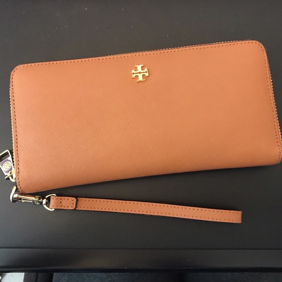 Tory Burch Bags Robinson Passport Continental Wallet Poshmark